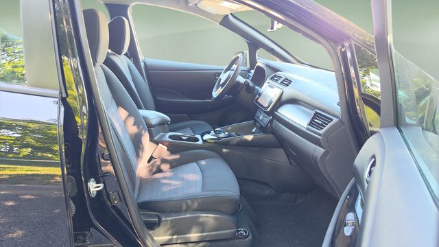 Used 2025 Nissan Leaf SV Plus FWD image 39