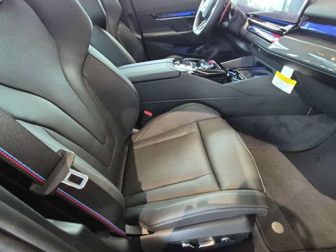 New 2027 BMW M5 w/ Executive Package AWD/4WD image 23