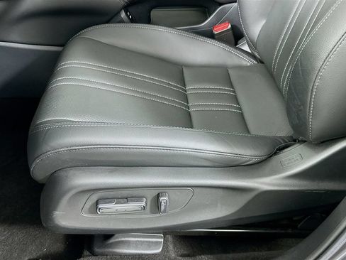 Certified 2025 Honda HR-V EX-L image 19