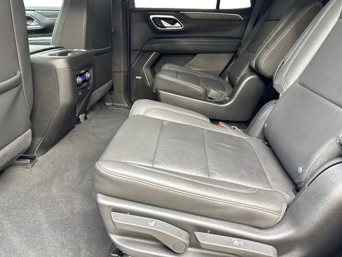 Used 2024 Chevrolet Tahoe Z71 w/ Luxury Package AWD/4WD image 32