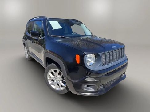 Used 2017 Jeep Renegade Latitude w/ Popular Equipment Group FWD image 5