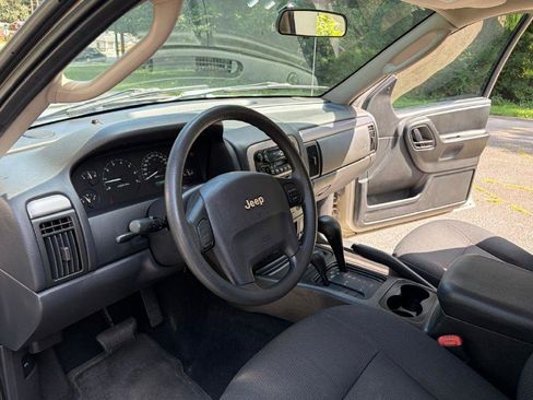 Used 2004 Jeep Grand Cherokee Laredo AWD/4WD image 8