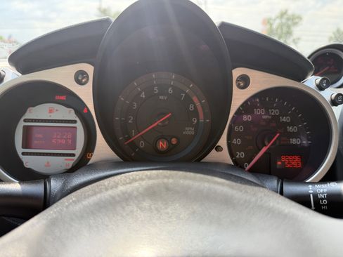 Used 2011 Nissan 370Z Touring w/ Sport Pkg image 13