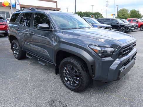 Used 2026 Toyota 4Runner SR5 AWD/4WD image 2