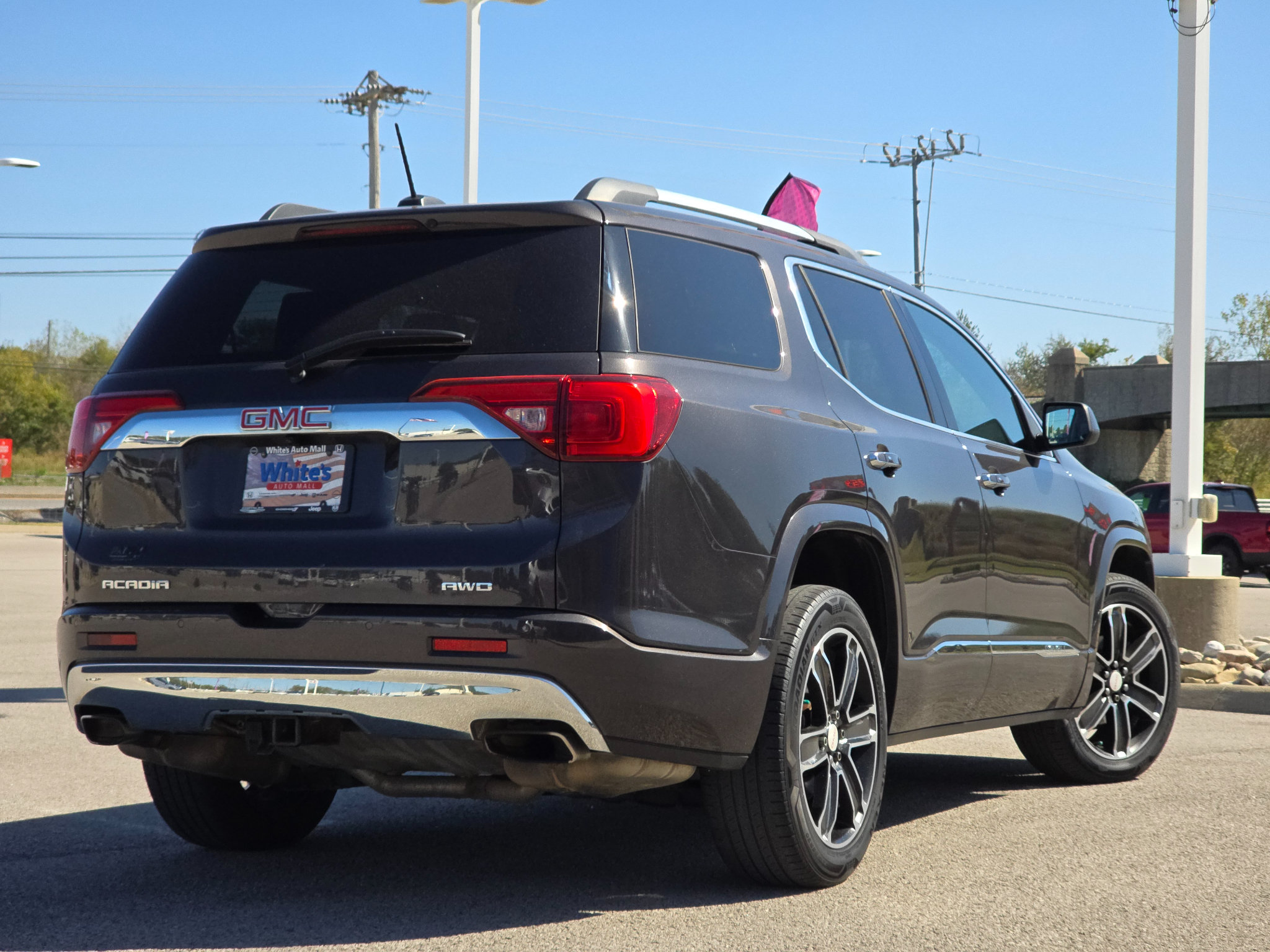 Used 2017 GMC Acadia Denali w/ Technology Package AWD/4WD image 8