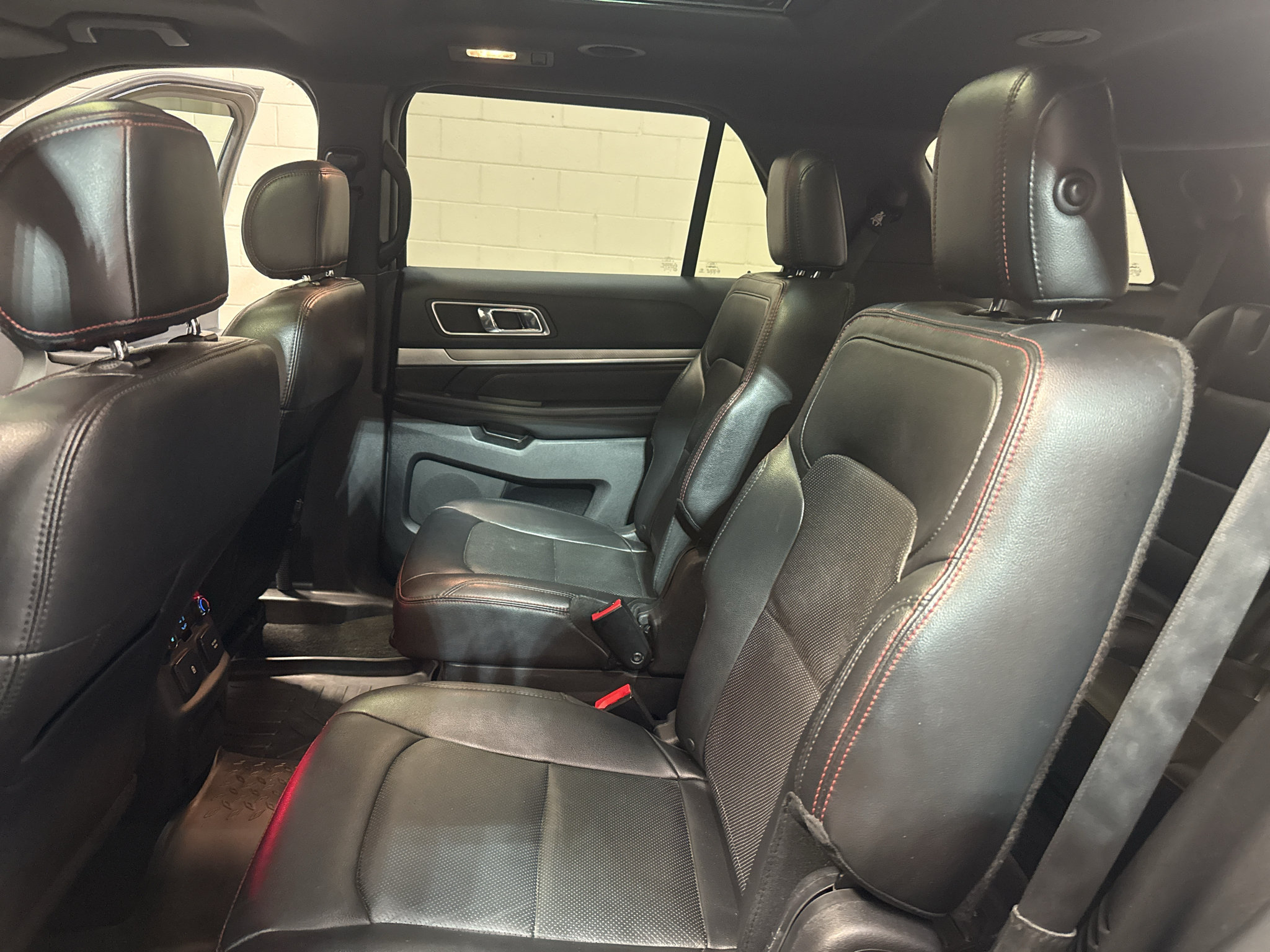Used 2016 Ford Explorer Sport w/ Equipment Group 401A AWD/4WD image 32
