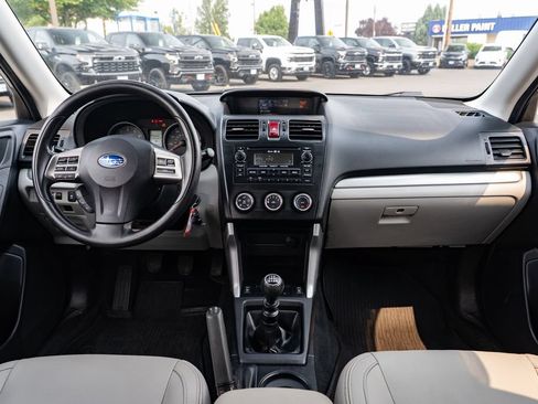 Used 2014 Subaru Forester 2.5i Premium w/ Popular Package #2 AWD/4WD image 10