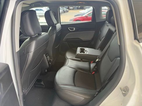 Used 2022 Jeep Compass Latitude image 14