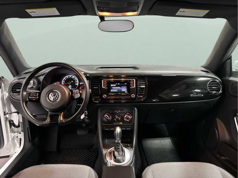 Used 2019 Volkswagen Beetle 2.0T S image 21