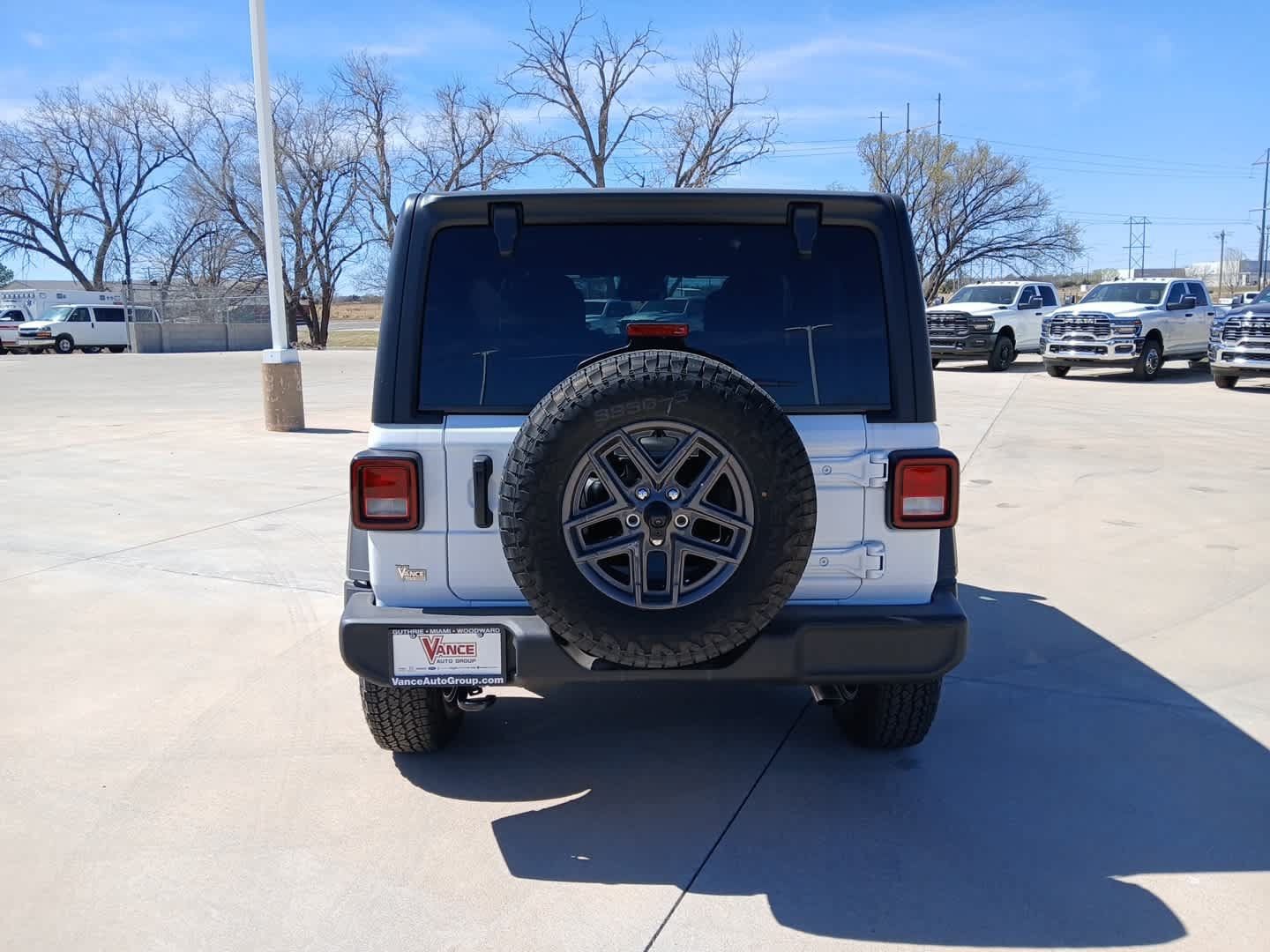 Used 2025 Jeep Wrangler Unlimited Sport AWD/4WD image 5