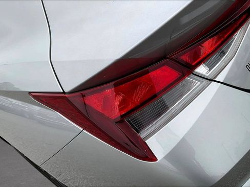 Used 2021 Hyundai Elantra SEL w/ Convenience Package FWD image 22