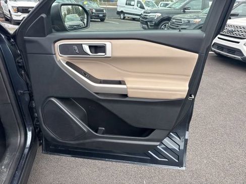 Certified 2022 Ford Explorer XLT w/ Equipment Group 202A AWD/4WD image 12