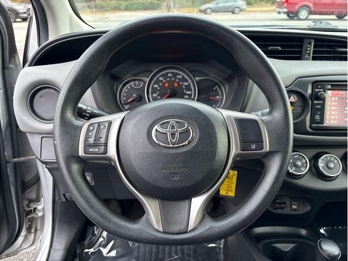 Used 2017 Toyota Yaris LE image 14