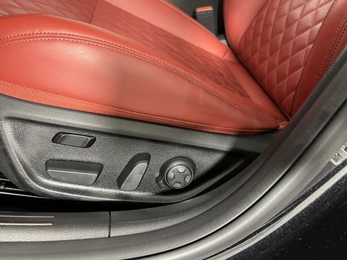 Used 2025 Genesis G70 3.3T Advanced w/ Sport Prestige Package image 27