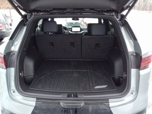 Used 2024 Chevrolet Blazer RS w/ Enhanced Convenience Package image 9