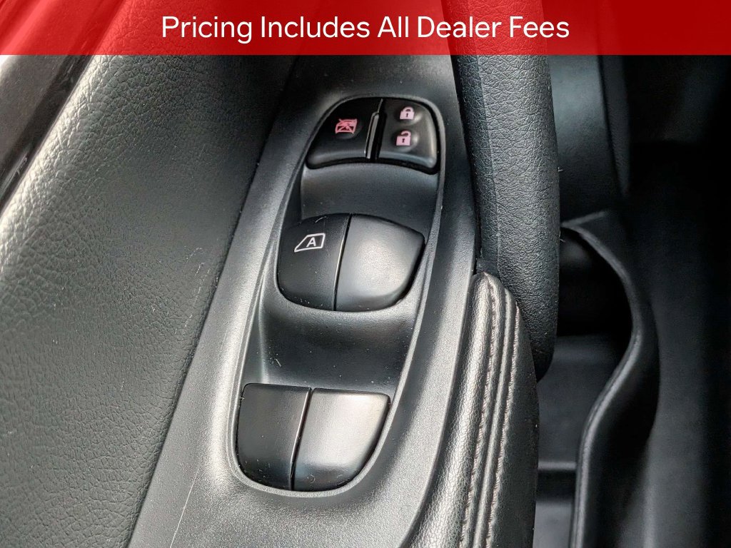 Used 2020 Nissan Rogue S FWD image 23