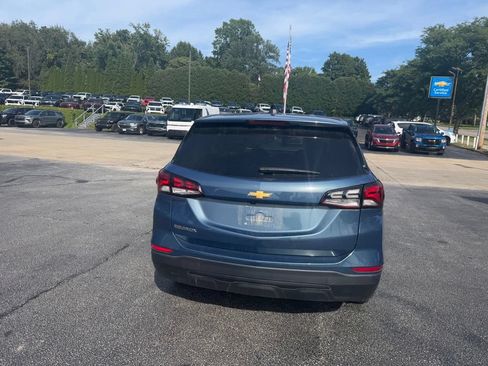 Used 2024 Chevrolet Equinox LS w/ LS Convenience Package FWD image 4
