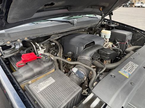 Used 2010 Chevrolet Avalanche LS w/ Interior Plus Package image 24