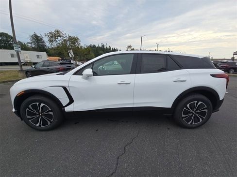 New 2025 Chevrolet Blazer EV LT image 8