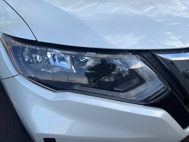 Used 2018 Nissan Rogue SV w/ Premium Package AWD/4WD image 4