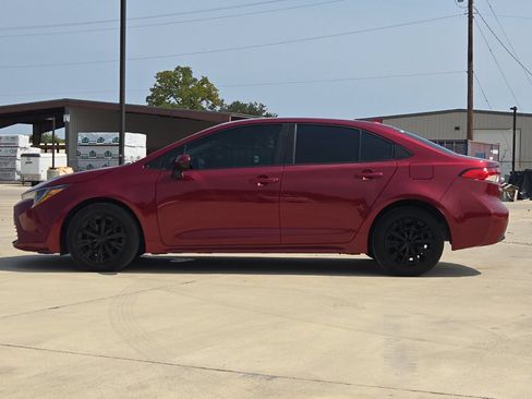 Certified 2024 Toyota Corolla LE FWD image 2