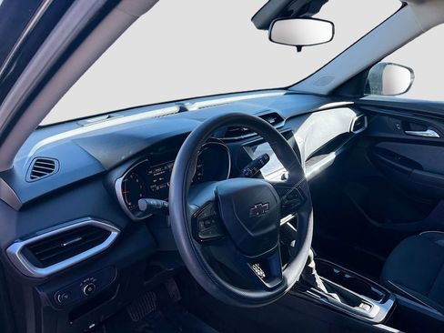 Used 2023 Chevrolet TrailBlazer LS image 9