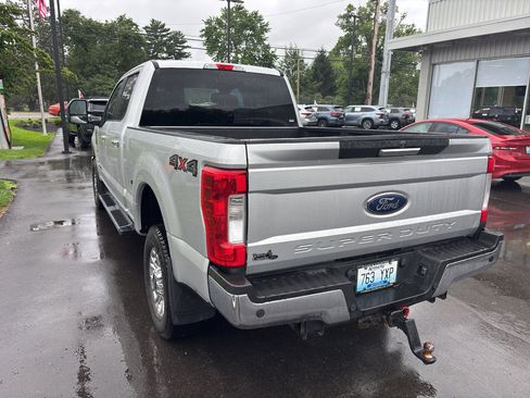 Used 2019 Ford F250 XLT w/ XLT Premium Package AWD/4WD image 3