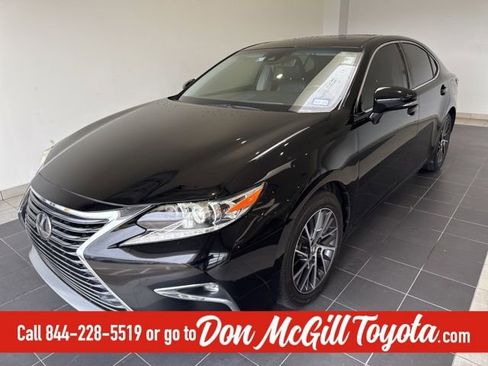 Used 2017 Lexus ES 350 w/ Luxury Package image 3