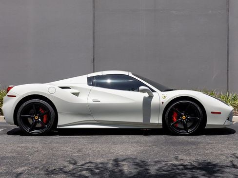 Used 2019 Ferrari 488 Spider RWD image 40