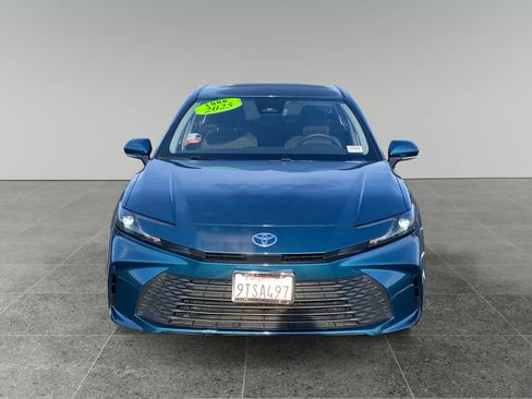 Used 2025 Toyota Camry LE w/ Convenience Package FWD image 8