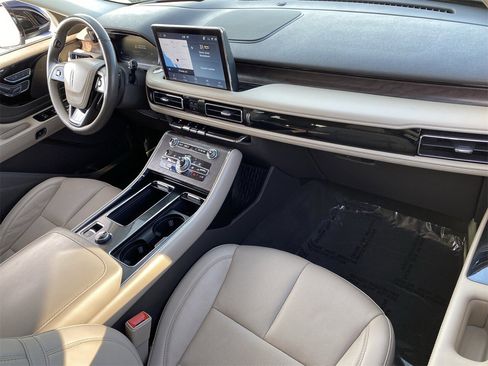 Certified 2023 Lincoln Aviator Reserve w/ Equipment Group 201A image 15