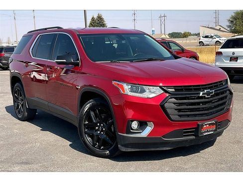 Used 2019 Chevrolet Traverse LT w/ LPO, Blackout Package image 2