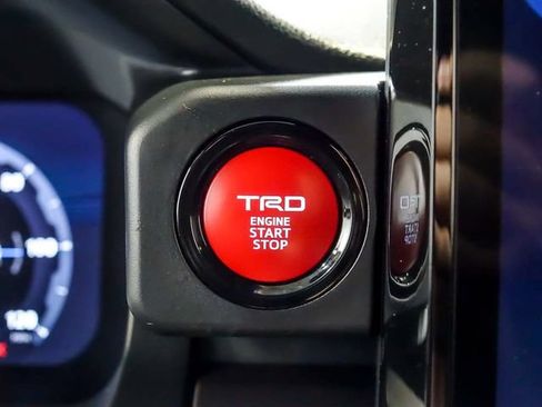 Used 2025 Toyota Tacoma TRD Off-Road AWD/4WD image 20