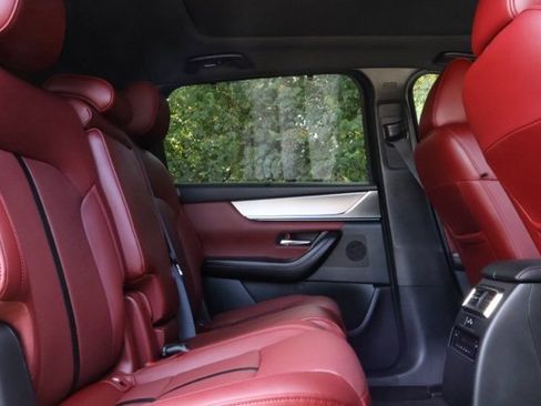 Used 2025 MAZDA CX-70 Plug-In Hybrid w/ Premium Plus image 11