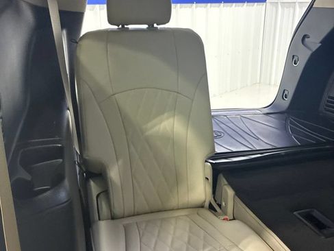 Used 2023 Buick Enclave Avenir w/ Avenir Technology Package FWD image 41
