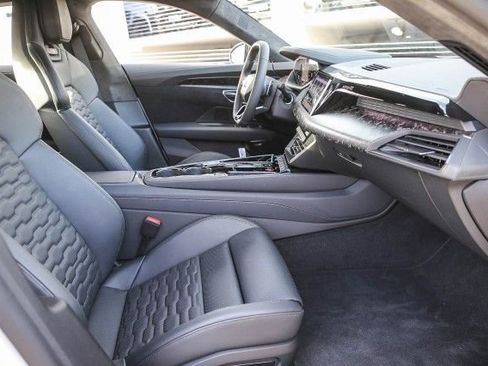 New 2025 Audi RS e-tron GT performance image 21