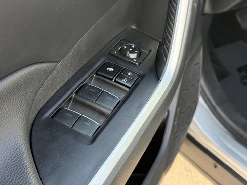 Used 2024 Toyota RAV4 XLE FWD image 9