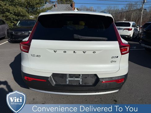Used 2024 Volvo XC40 B5 Ultimate w/ Protection Package Premier image 7