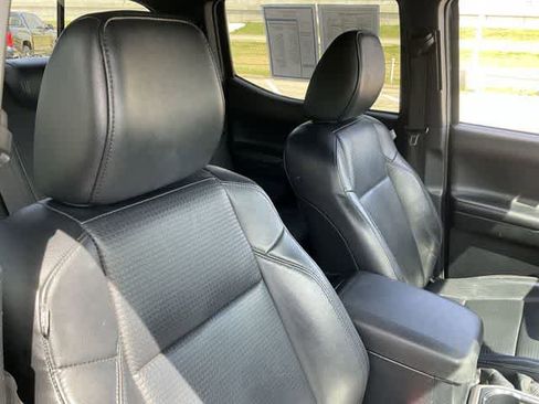 Used 2018 Toyota Tacoma Limited image 19