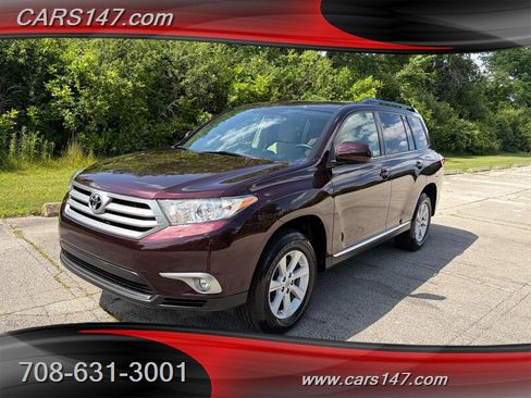 Used 2013 Toyota Highlander Plus AWD/4WD image 1