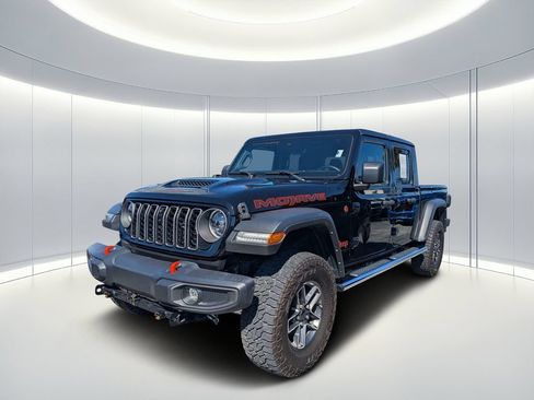 Used 2024 Jeep Gladiator Mojave w/ Technology Group AWD/4WD image 5
