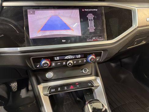 Used 2020 Audi Q3 2.0T Premium Plus w/ Premium Plus Package image 19