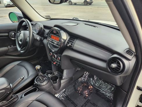 Used 2016 MINI Cooper 4-Door Hardtop w/ Cold Weather Package image 16