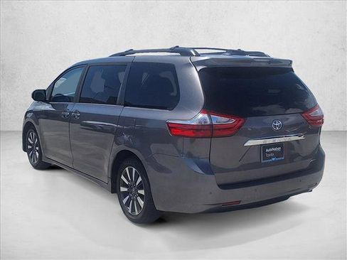 Used 2019 Toyota Sienna Limited Premium w/ Carpet Mat Package FWD image 7