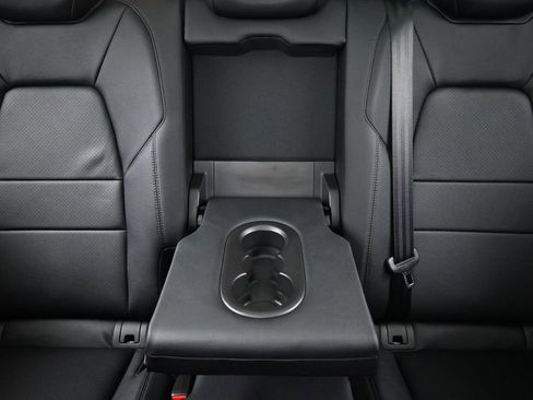 Certified 2026 Porsche Cayenne AWD/4WD image 21