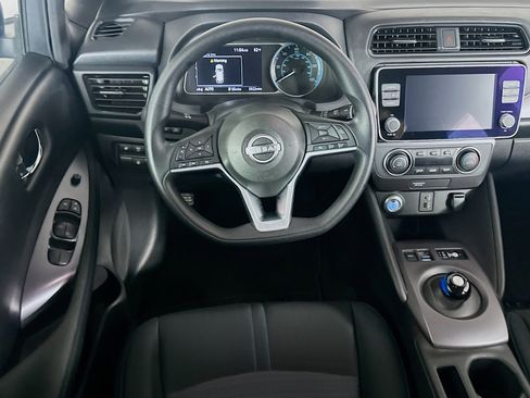 Used 2025 Nissan Leaf S image 17