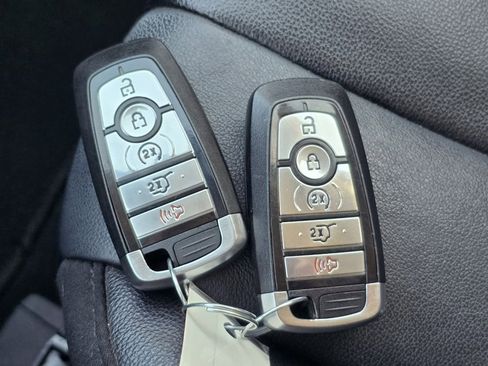 Used 2022 Ford Edge Titanium image 36