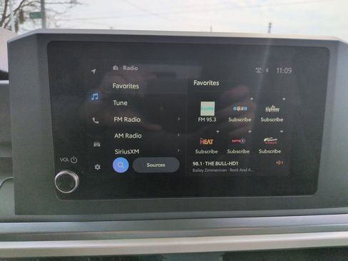 Certified 2025 Toyota Tacoma SR5 image 19