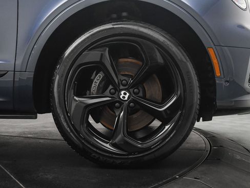Used 2022 Bentley Bentayga image 34