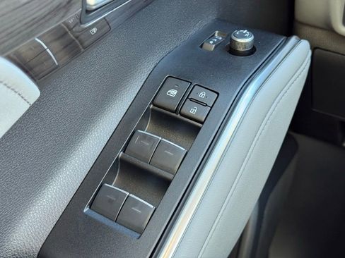 New 2026 Toyota Highlander Limited image 22